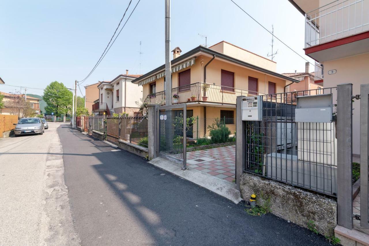 Santa Rita Roomy Apartments Padova Exterior photo